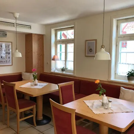 高校酒店