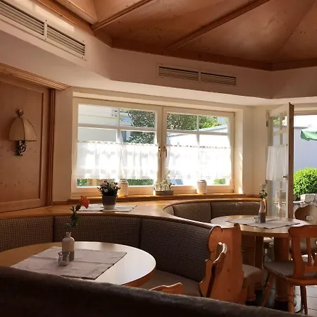 Hohe Schule Pensjonat Bad Überkingen